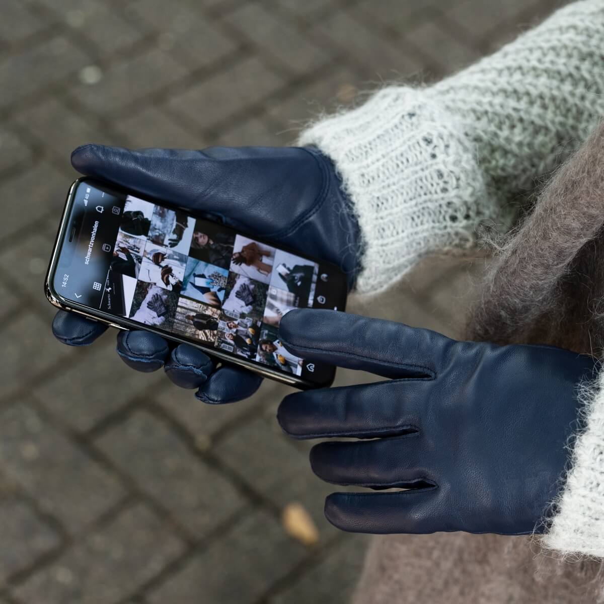 Ivy (blue) – sheepskin leather gloves with wool/cashmere lining & touchscreen feature - Schwartz & von Halen - EU - 6