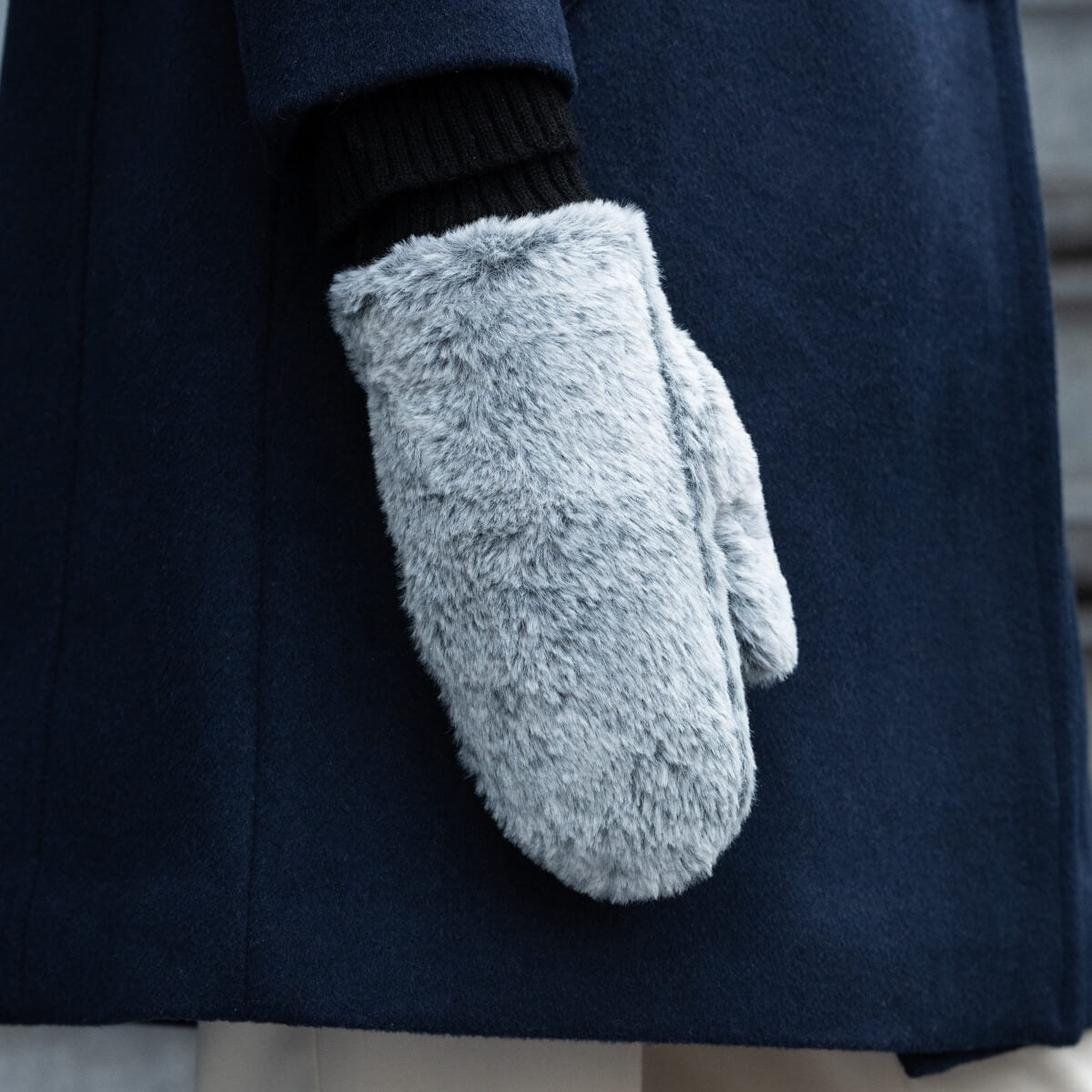 Camila – fluffy mittens with faux lamb fur lining and adjustable cuff - Schwartz & von Halen - EU - 7