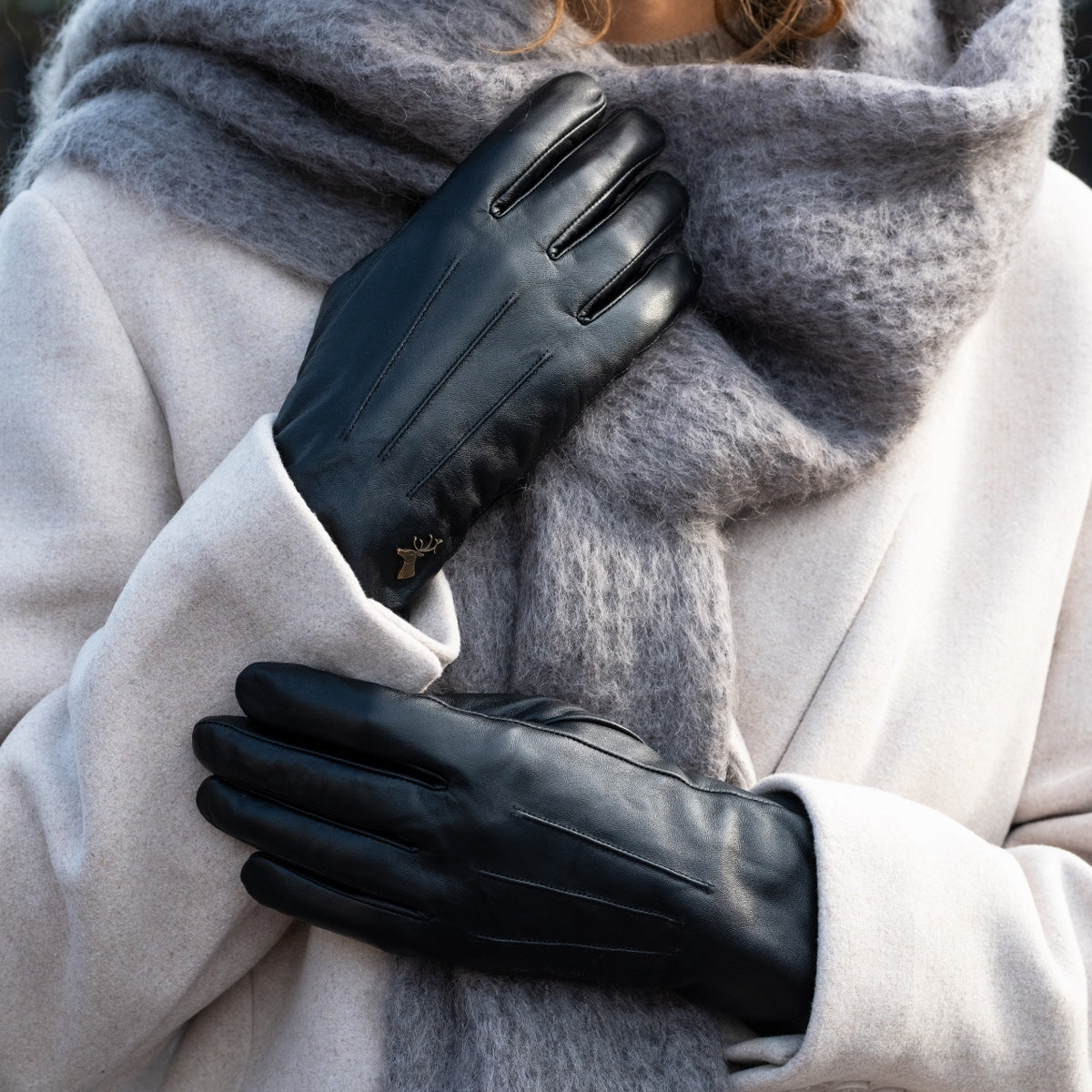 Lily (black) - sheepskin leather gloves with warm fleece lining & touchscreen feature - Schwartz & von Halen - EU - 7