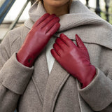Ivy (red) – sheepskin leather gloves with wool/cashmere lining & touchscreen feature - Schwartz & von Halen - EU - 8