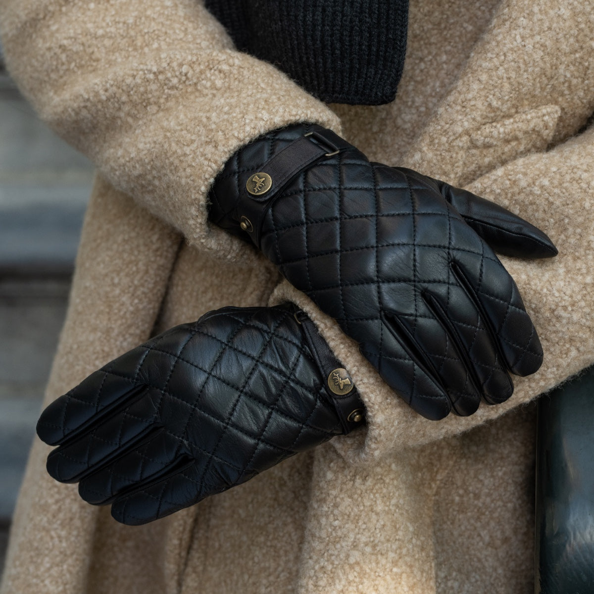 Smith (black) - sheepskin leather gloves with snap closure & touchscreen feature - Schwartz & von Halen - EU - 6
