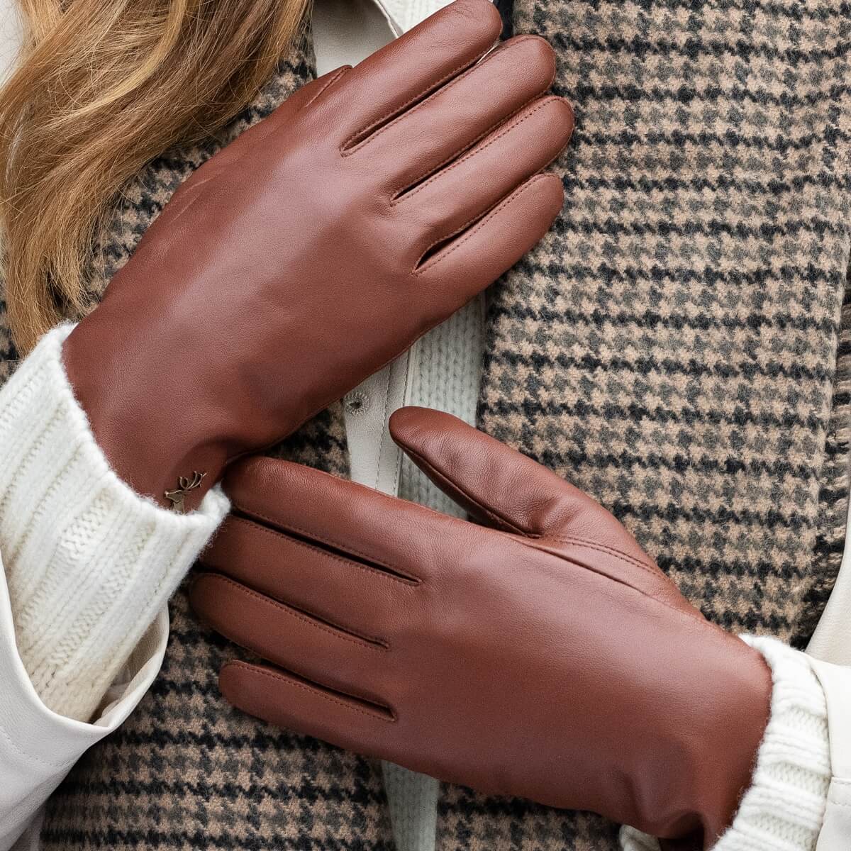 Ivy (cognac) - sheepskin leather gloves with wool/cashmere lining & touchscreen feature - Schwartz & von Halen - EU - 9