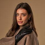 Alessandra (black) - goatskin leather gloves with lambswool lining & touchscreen feature - Schwartz & von Halen - EU - 9