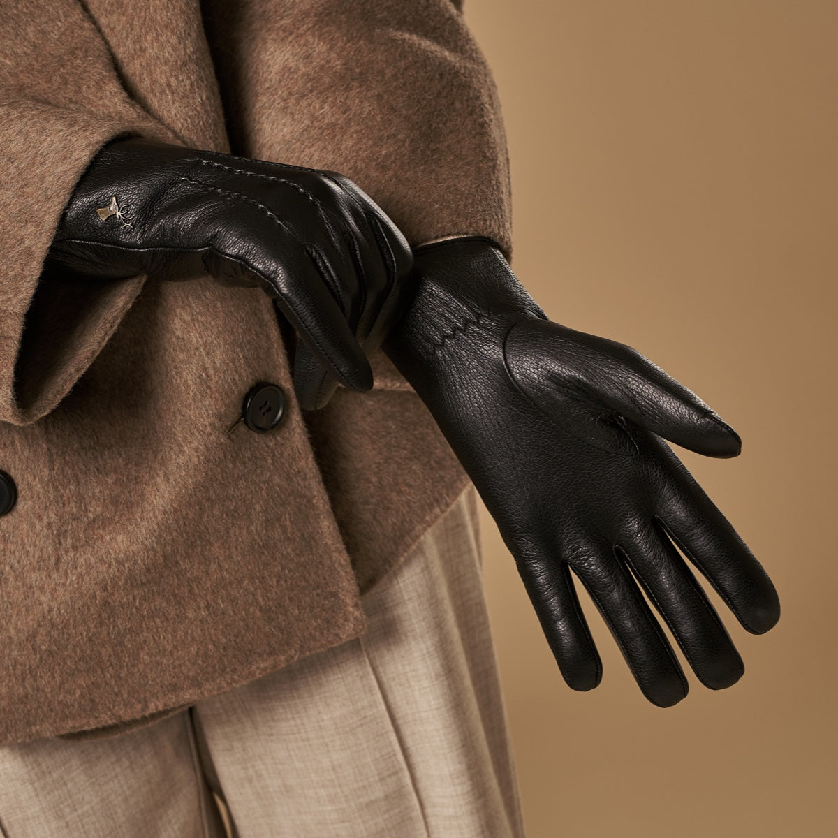 Alessandra (black) - goatskin leather gloves with lambswool lining & touchscreen feature - Schwartz & von Halen - EU - 10