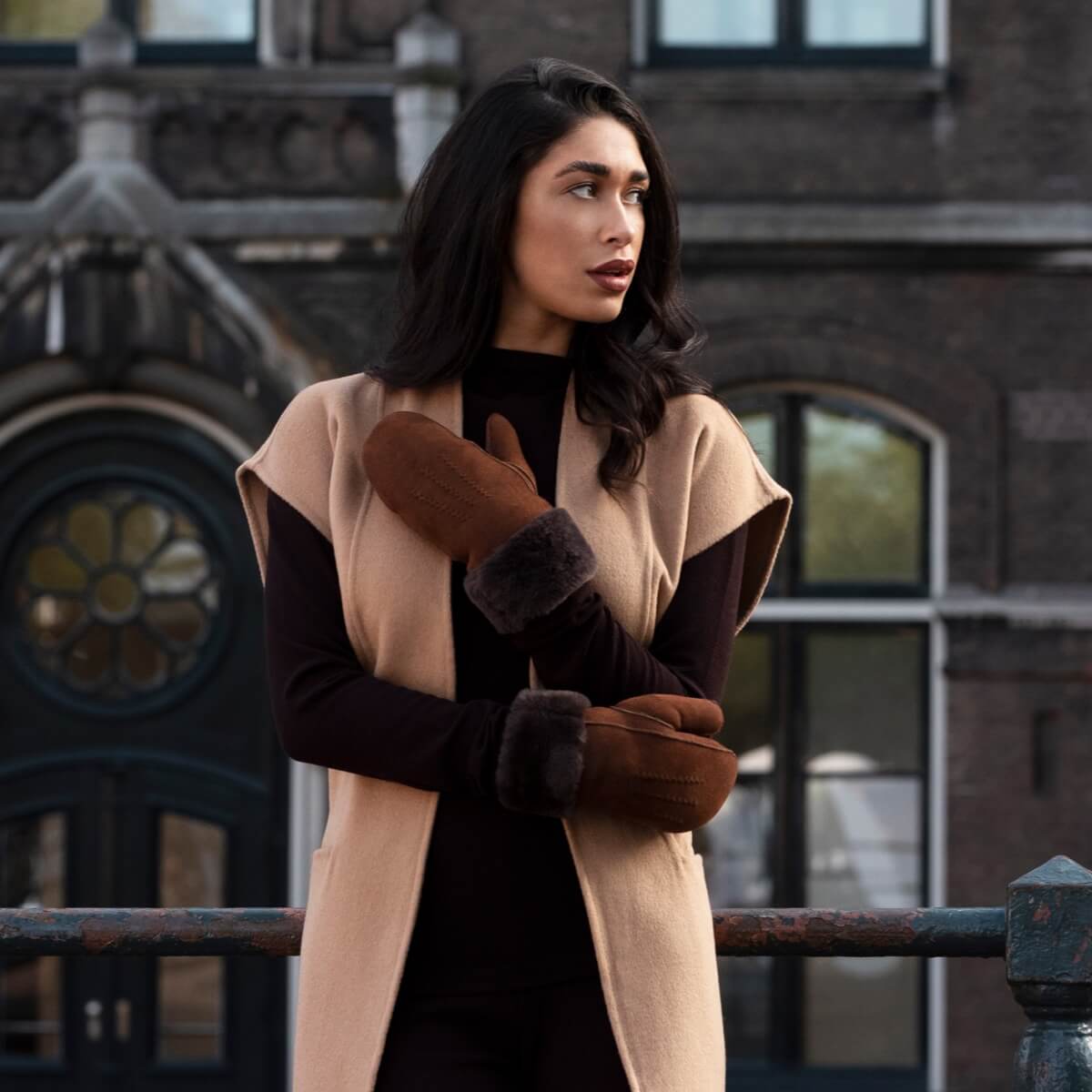 Beauvoire - suede mittens with luxurious sheep fur lining - Schwartz & von Halen - EU - 10