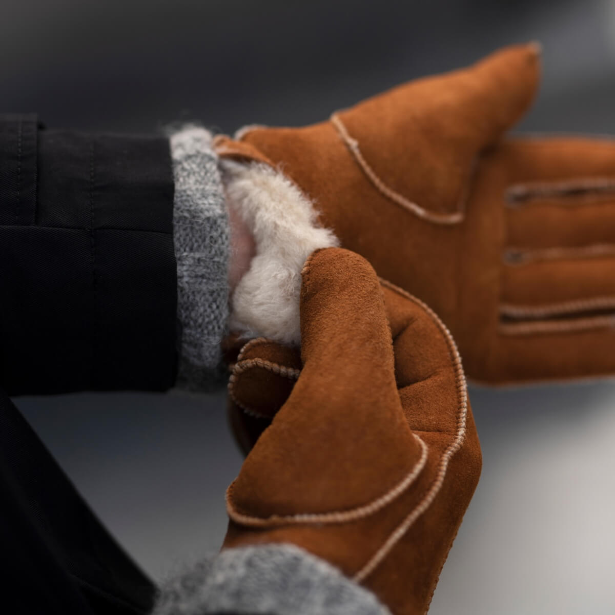 Clooney (camel) - suede leather gloves with luxurious sheep fur lining - Schwartz & von Halen - EU - 7