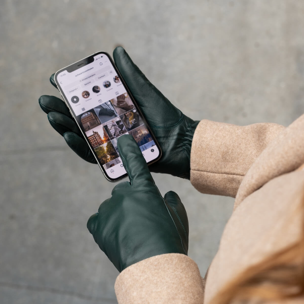 Ivy (dark green) - sheepskin leather gloves with wool/cashmere lining & touchscreen feature - Schwartz & von Halen - EU - 6