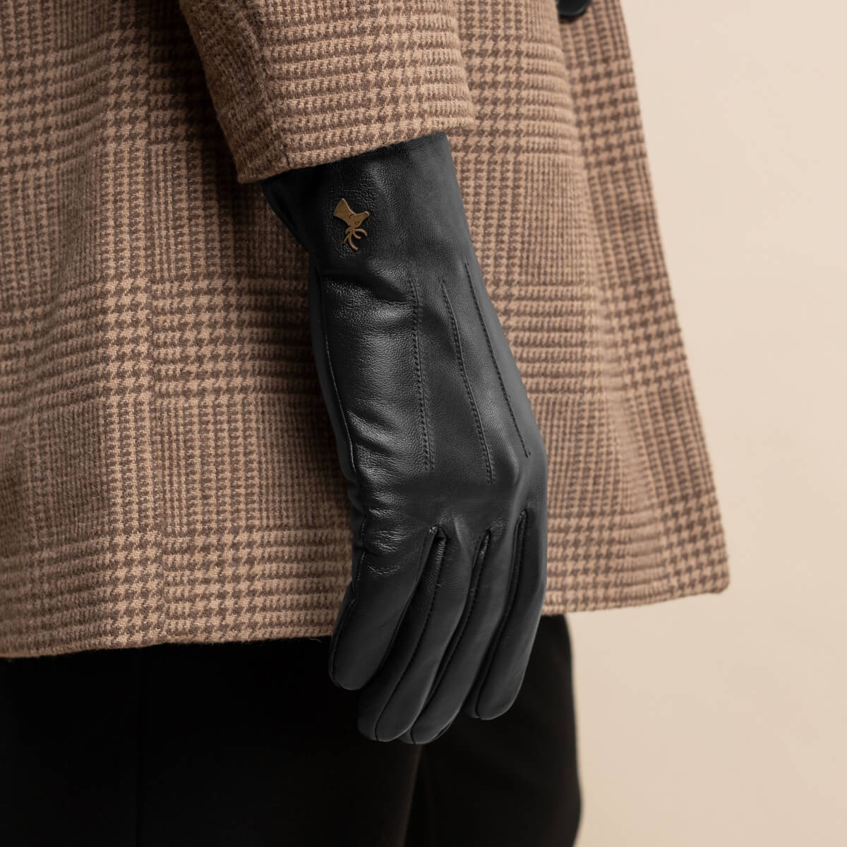 Jake (black) - sheepskin gloves with warm fleece lining & touchscreen feature - Schwartz & von Halen - EU - 9