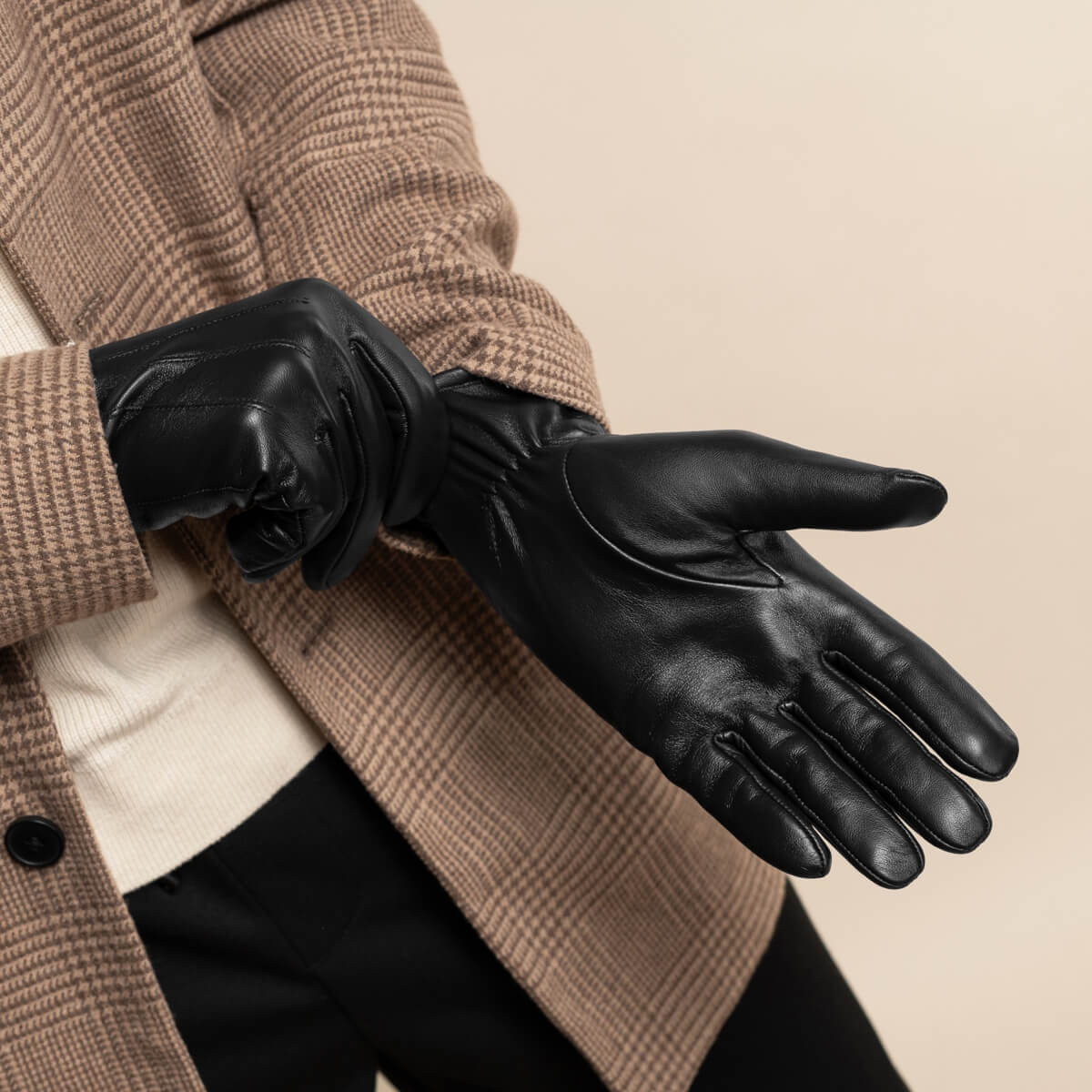 Jake (black) - sheepskin gloves with warm fleece lining & touchscreen feature - Schwartz & von Halen - EU - 11