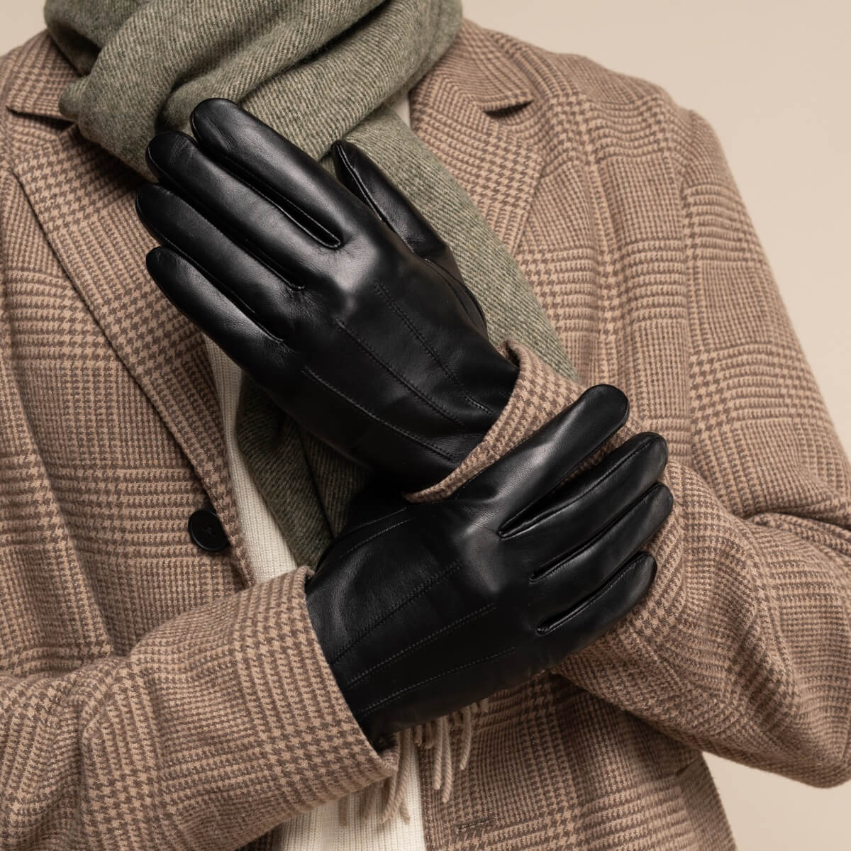James (black) - classic sheepskin leather gloves with luxurious cashmere lining & touchscreen feature - Schwartz & von Halen - EU - 11