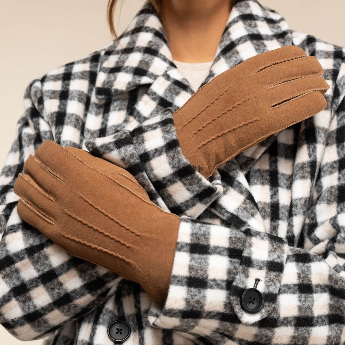 Josie (camel) - suede goatskin leather gloves with luxurious shearling lining - Schwartz & von Halen - EU - 6