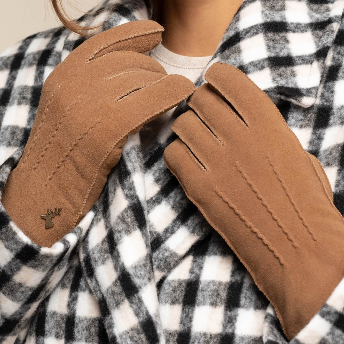 Josie (camel) - suede goatskin leather gloves with luxurious shearling lining - Schwartz & von Halen - EU - 10