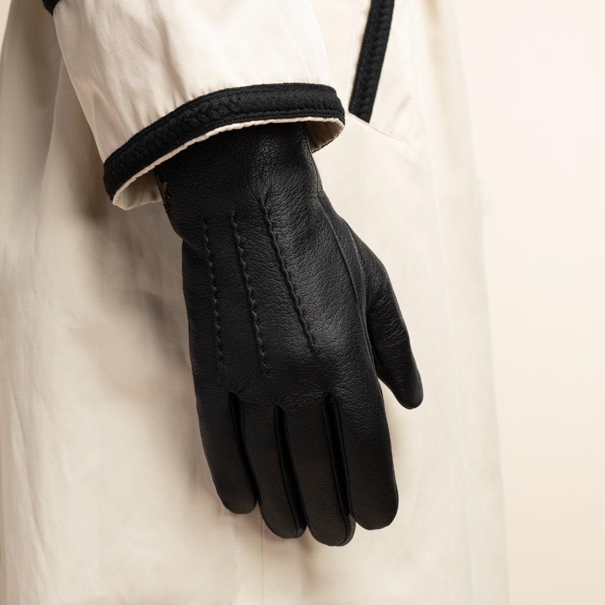 Julia (black) - goatskin leather gloves with luxury faux fur lining & touchscreen feature - Schwartz & von Halen - EU - 6