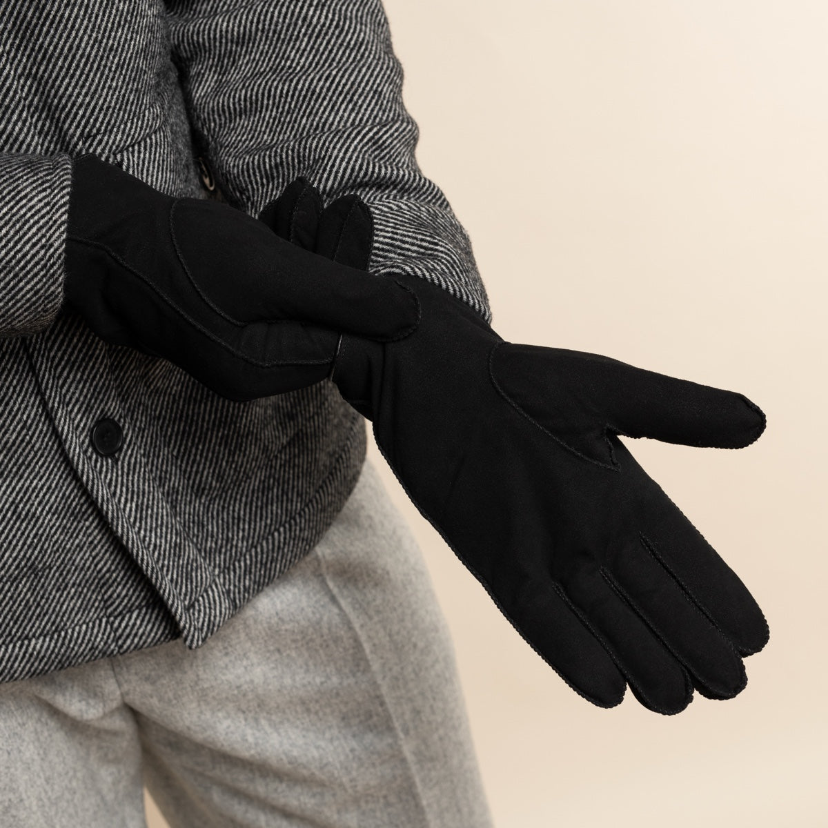 Matthew (black) - suede goatskin leather gloves with luxurious sheep fur lining - Schwartz & von Halen - EU - 8