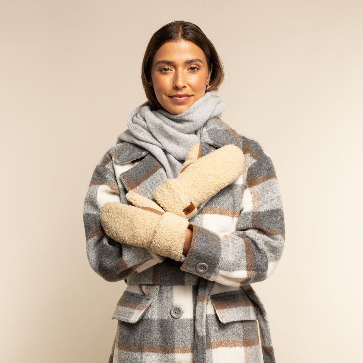 Sophia (beige) - Ultra-soft teddy mittens with warm faux fur lining - Schwartz & von Halen - EU - 6