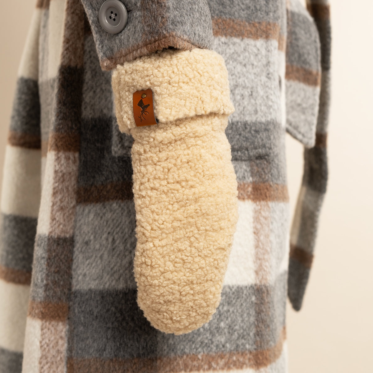 Sophia (beige) - Ultra-soft teddy mittens with warm faux fur lining - Schwartz & von Halen - EU - 7