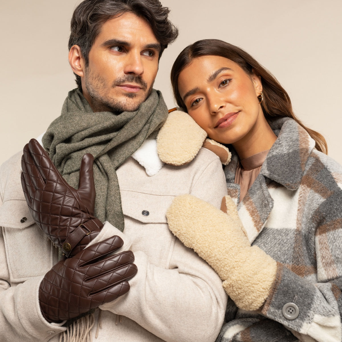 Sophia (beige) - Ultra-soft teddy mittens with warm faux fur lining - Schwartz & von Halen - EU - 8