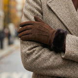 Giocante (brown) - Suede leather gloves with luxurious sheep fur lining