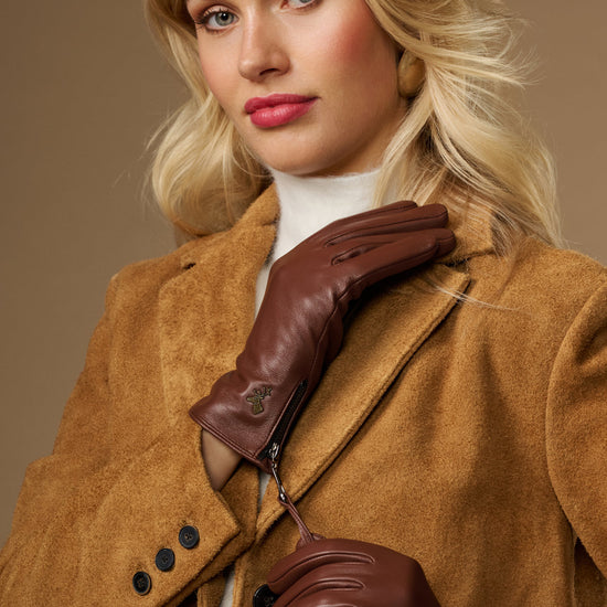 Women’s brown lambskin leather gloves with cashmere lining and side zip