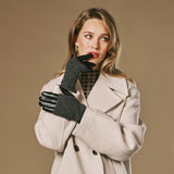 Riley (black) – Sheepskin leather gloves with knit cuff & touchscreen feature