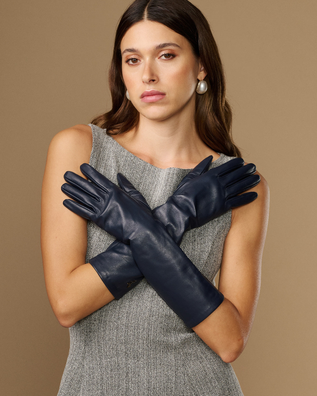 Women’s below-elbow lambskin leather gloves, dark blue, smooth finish with fitted shape