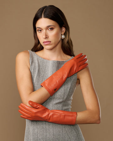 Rosemary Mid-forearm (orange) - Gants pour femme en cuir d’agneau avec doublure en soie & fonction tactile