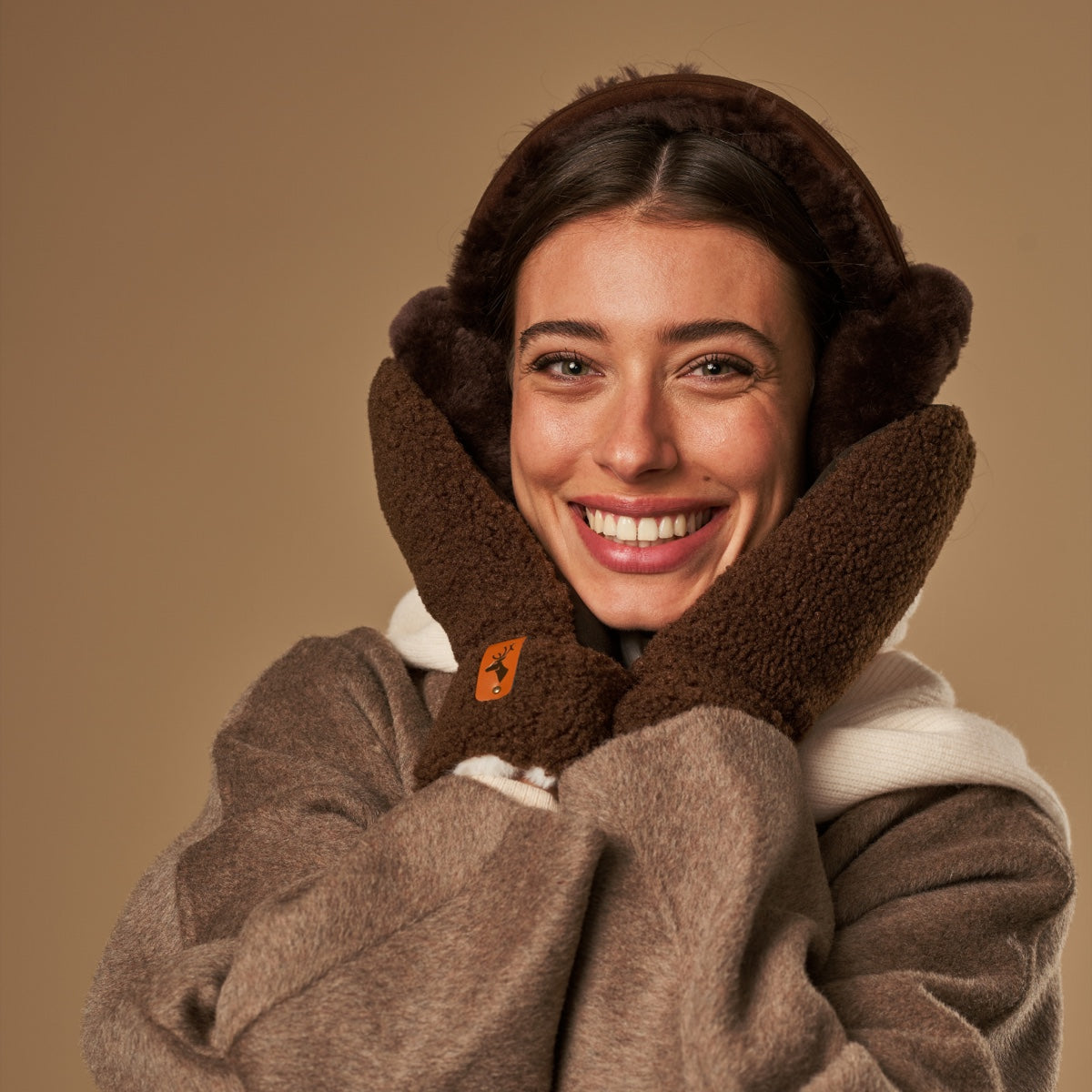 Sophia (brown) - Ultra-soft teddy mittens with warm faux fur lining - Schwartz & von Halen - EU - 9