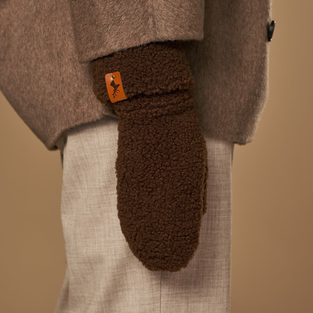 Sophia (brown) - Ultra-soft teddy mittens with warm faux fur lining - Schwartz & von Halen - EU - 10